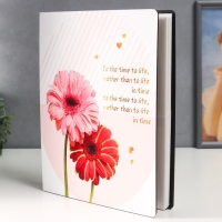 Фотоальбом на 100 фото 13х18 см "Герберы" в коробке, дерево 29,5х4х23 см Фотоальбом на 100 фото 13х18 см "Герберы" в коробке, дерево 29,5х4х23 см