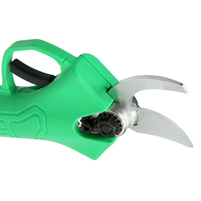 Секатор аккумуляторный ZITREK GreenNer 20, 20 В, 2х1.5 Ач, Li-ion, кейс Секатор аккумуляторный ZITREK GreenNer 20, 20 В, 2х1.5 Ач, Li-ion, кейс