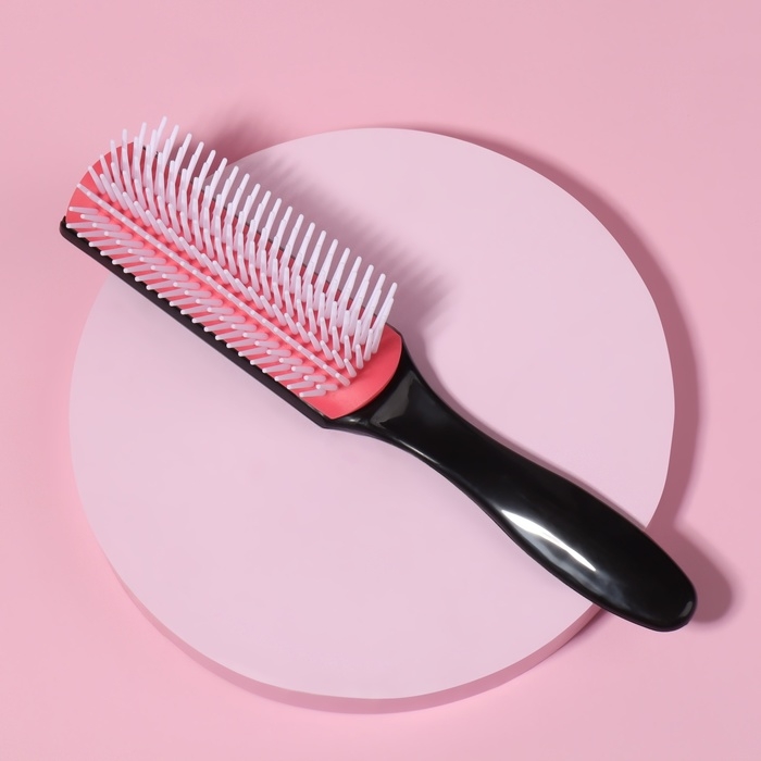 Расчёска массажная, 4,5 &times; 19 см, цвет чёрный/розовый