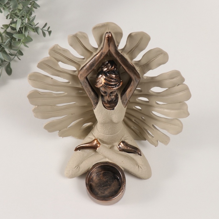 Сувенир полистоун подсвечник "Девушка в позе лотоса у монстеры" под бронзу d=4,3 см 12,3х22х25 см