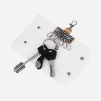 Ключница на кнопках, длина 10,5 см, 6 карабинов, цвет белый/розовый Ключница на кнопках, длина 10,5 см, 6 карабинов, цвет белый/розовый