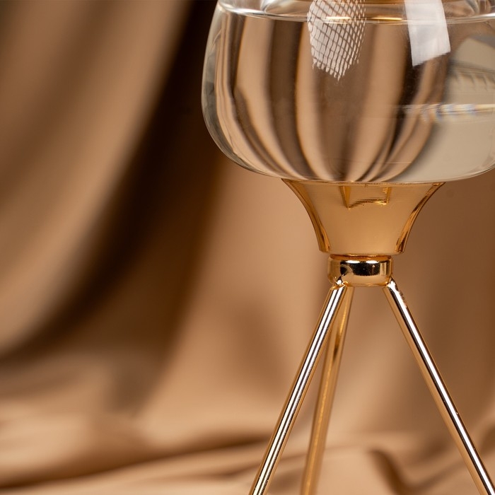 Подсвечник металл, стекло на 1 свечу &laquo;Изысканность&raquo; цвет золото 9.5 х 9.5 х 17 см