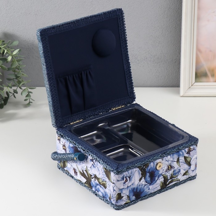 Шкатулка для рукоделия Шкатулка для рукоделия "Бело-голубые пионы" 20х20х11 см