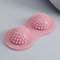 Массажёр для ног, 17,5 &times; 8,8 см , 2 шара с шипами, цвет розовый