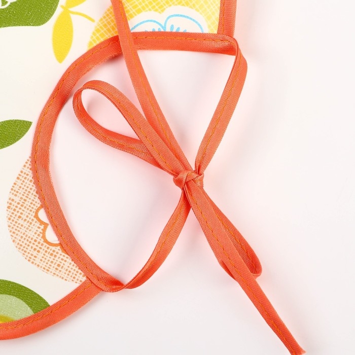 Нагрудник из нетканого полотна с ПВХ покрытием «Яблоки», цвет красный/голубой, р-р. 20х22см Нагрудник из нетканого полотна с ПВХ покрытием «Яблоки», цвет красный/голубой, р-р. 20х22см