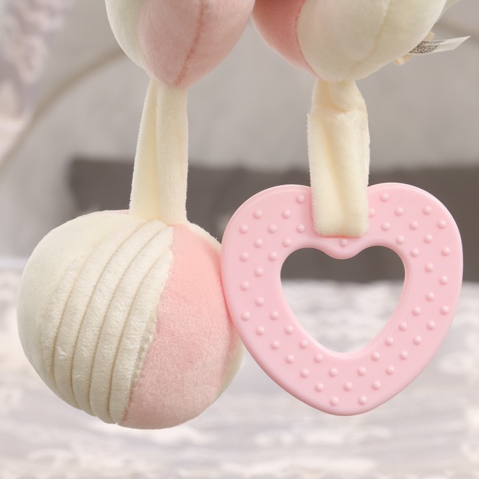 Растяжка - спираль с игрушками дуга на коляску / кроватку для малышей «Милая Зайка», с пищалкой, прорез., Крошка Я Растяжка - спираль с игрушками дуга на коляску / кроватку для малышей «Милая Зайка», с пищалкой, прорез., Крошка Я