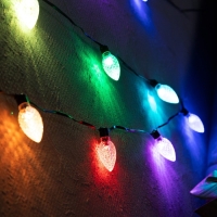 Умная гирлянда &laquo;Нить&raquo; 6 м с насадками &laquo;Шишки&raquo;, IP20, тёмная нить, 20 LED, свечение RGB, USB