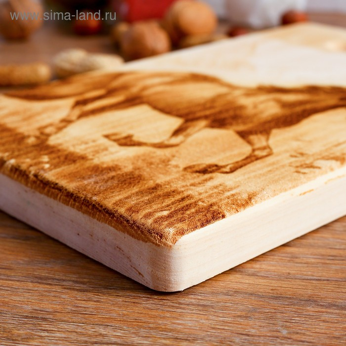 Доска из массива кедра &laquo;Лошадь&raquo;, прямоугольная, 18 &times; 28 см