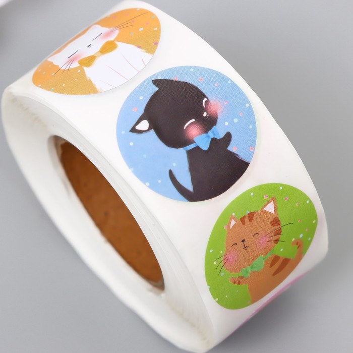 Наклейка бумага "Кошечки" d=2,5 см 500 шт в рулоне 3х6х6 см