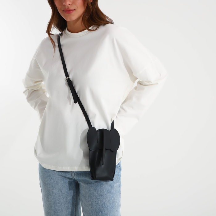 Сумка женская кросс-боди на кнопке, цвет чёрный