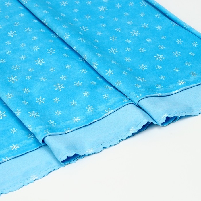 Лоскут Велюр на голубом фоне, белые снежинки, 100 &times; 180 см