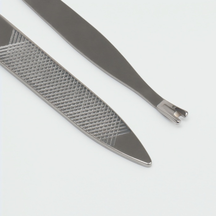 Набор маникюрный, 5 предметов, в металлическом футляре, цвет серебристый Набор маникюрный, 5 предметов, в металлическом футляре, цвет серебристый