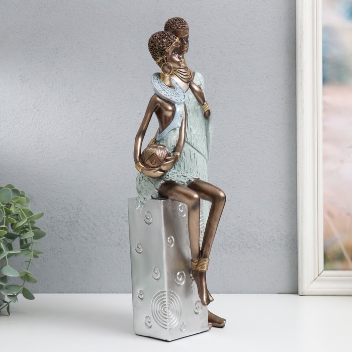 Сувенир полистоун "Африканская пара" серебро узор - листья 14х10х35,5 см