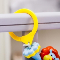 Растяжка на коляску/кроватку &laquo;Львята&raquo;, 3 игрушки с погремушками, цвет МИКС, Крошка Я