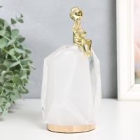 Сувенир "Человек и льдина" 10х10х18 Сувенир "Человек и льдина" 10х10х18