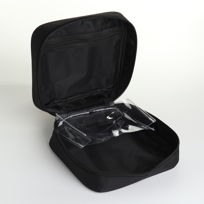 Косметичка на молнии, цвет чёрный