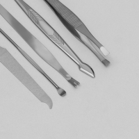 Набор маникюрный «Рептилия», 8 предметов, в футляре, цвет красный Набор маникюрный «Рептилия», 8 предметов, в футляре, цвет красный