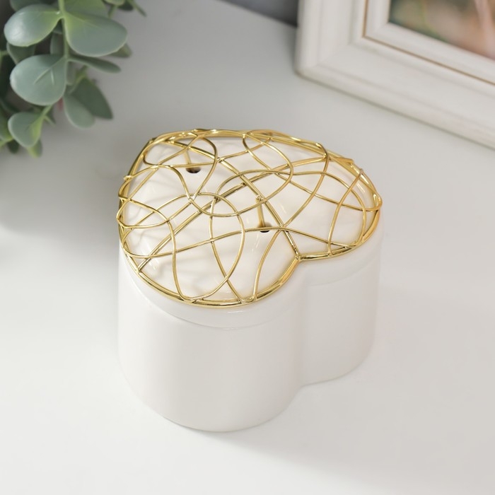 Шкатулка керамика, металл Шкатулка керамика, металл "Сердце. Каракули" белая 8,9х8,5х7,2 см