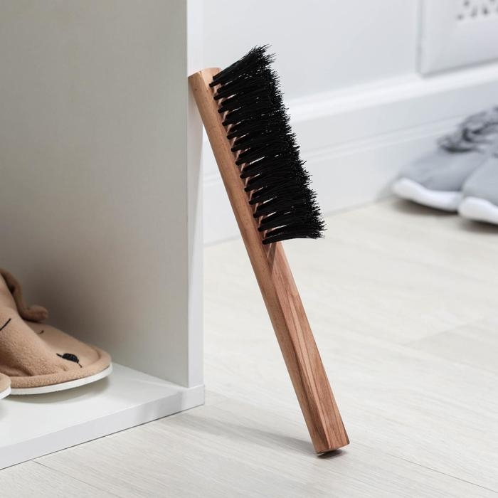 Щётка - смётка техническая, 29&times;2,5&times;1,6 см, трехрядная, 39 пучков, бук, синтетическое волокно чёрное