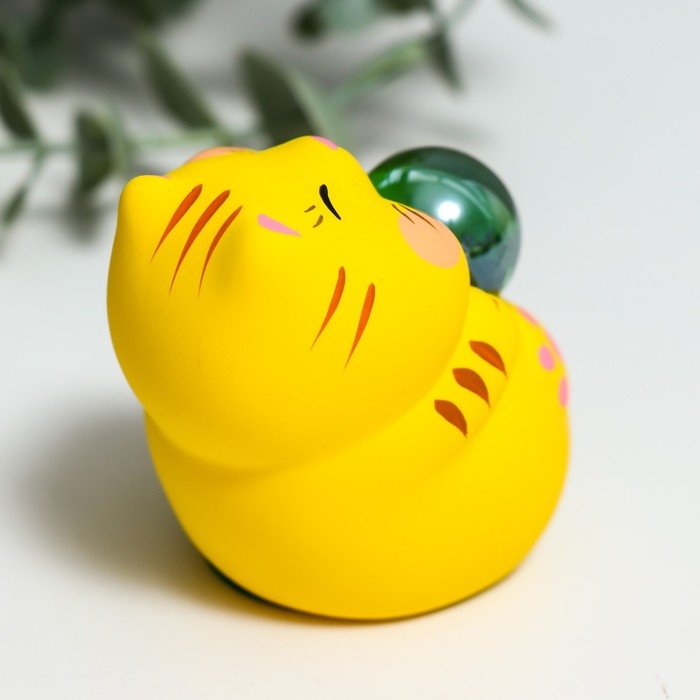 Сувенир керамика Сувенир керамика "Манэки-нэко со стеклянным шаром" микс 7,5х5х7,6 см