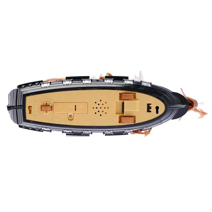 Пиратский корабль &laquo;Пираты черного моря&raquo;, работает от заводного механизма