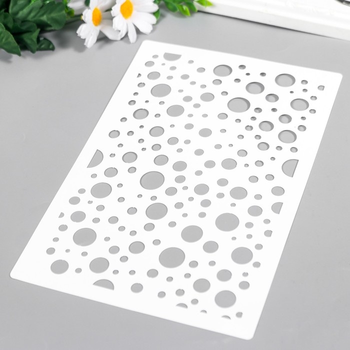 Трафарет пластиковый Трафарет пластиковый "Разные кружочки" 24х16 см