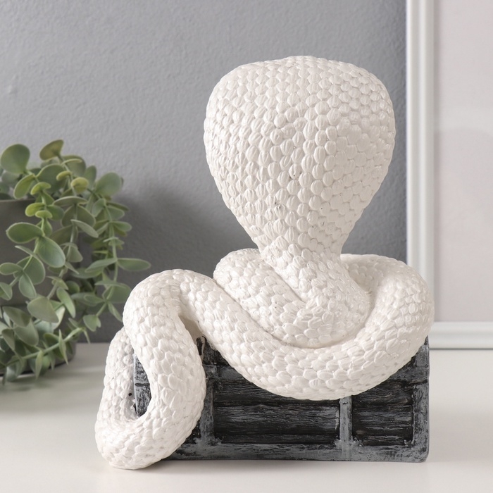 Копилка Копилка "КОБРА НА СУНДУКЕ " 20 х17 х 12 см.