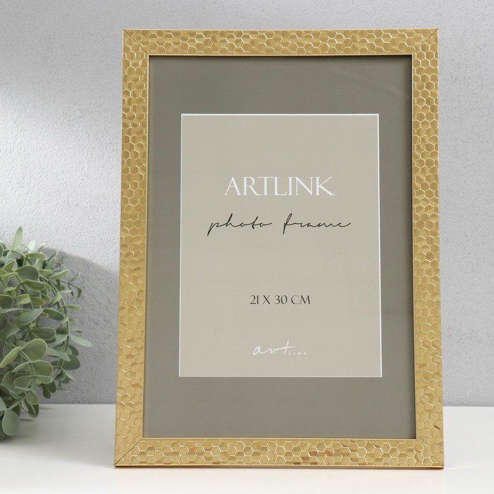 Фоторамка пластик Фоторамка пластик "Stella" 21x30 см, золото 76819