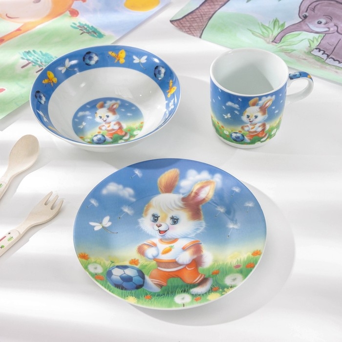 Набор детской посуды Доляна &laquo;Заяц футболист&raquo;, 3 предмета: кружка 230 мл, миска 400 мл, тарелка d=18 см