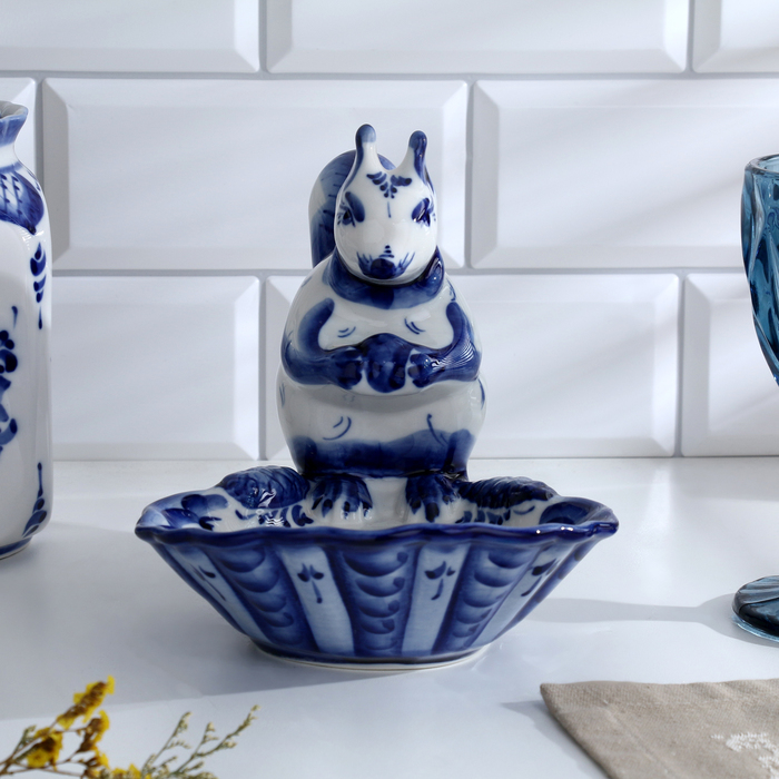 Орешница &laquo;Белочка&raquo;, 23,5х16 см, гжель