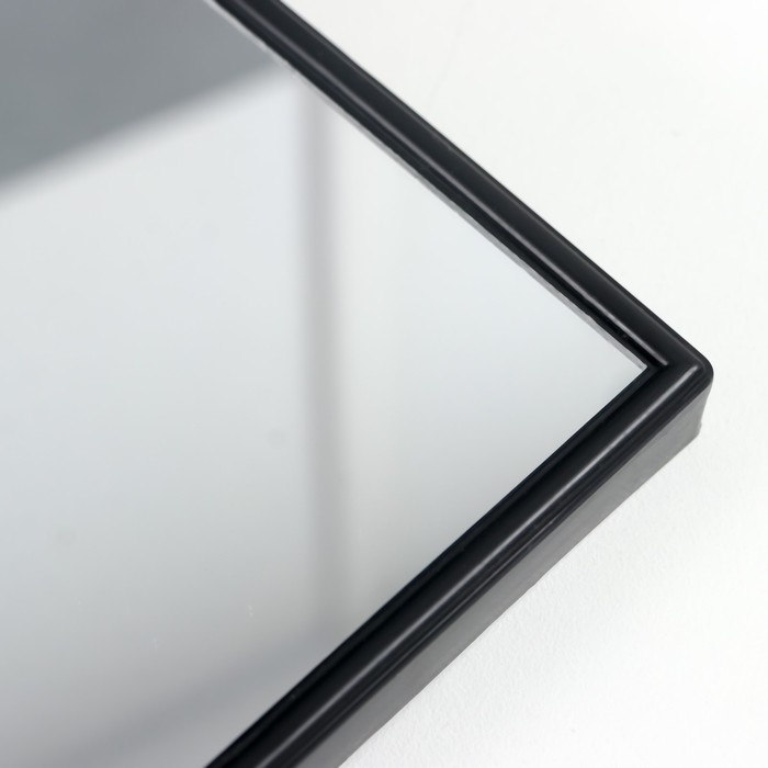 Фоторамка на 4 фото 10х15 см+зеркало Фоторамка на 4 фото 10х15 см+зеркало "Отражение" чёрная набор 5 шт 31х41 см