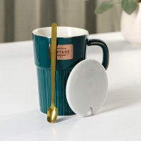 Кружка керамическая с крышкой и ложкой Vintage, 350 мл, цвет изумрудный