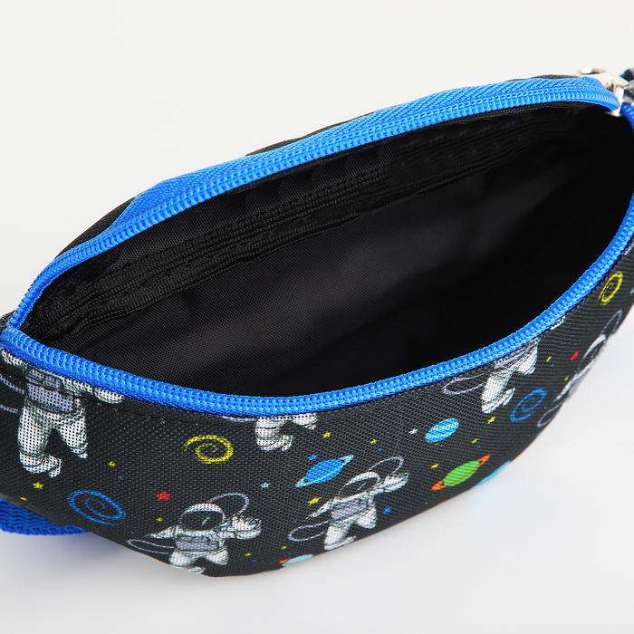 Сумка поясная детская на молнии, цвет чёрный Сумка поясная детская на молнии, цвет чёрный