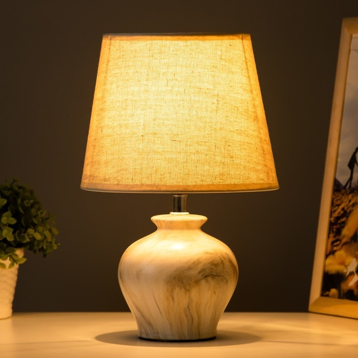 Настольная лампа "Кумп" E14 40Вт белый-коричневый 20х20х30 см RISALUX