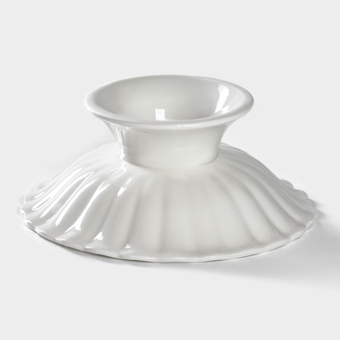 Подставка для тортов и десертов фарфоровая Magistro &laquo;Цветок&raquo;, d=15 см