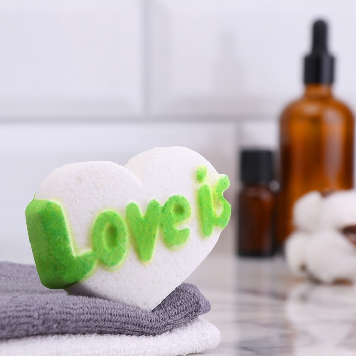 Бомбочка для ванны Бомбочка для ванны "Любовь это.." 80 г хвоя