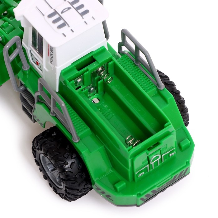 Экскаватор радиоуправляемый &laquo;Фермер&raquo;, работает от батареек