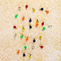 Миниатюра кукольная &laquo;Гирлянда - шарик&raquo;, длина 1 метр, игрушка: 2,5&times;1,5 см, цвета МИКС