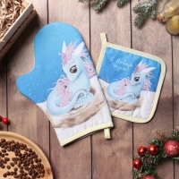 Новый год. Набор кухонный Доляна "Семейное счастье": варежка 20х28 см, прихватка 17х17 см, 35% хл, 65% пэ Новый год. Набор кухонный Доляна "Семейное счастье": варежка 20х28 см, прихватка 17х17 см, 35% хл, 65% пэ