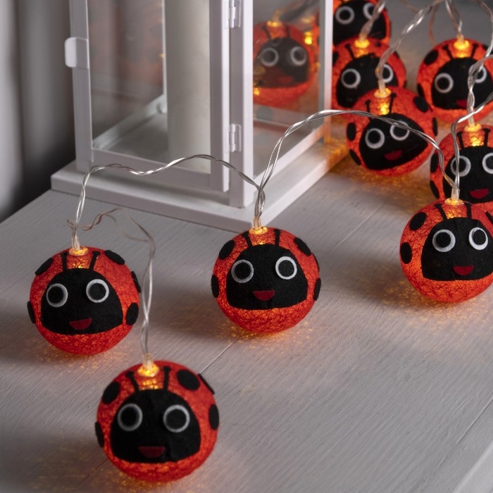 Гирлянда «Нить» 2 м с насадками «Божья коровка», IP20, прозрачная нить, 10 LED, свечение тёплое белое, AAх2 Гирлянда «Нить» 2 м с насадками «Божья коровка», IP20, прозрачная нить, 10 LED, свечение тёплое белое, AAх2