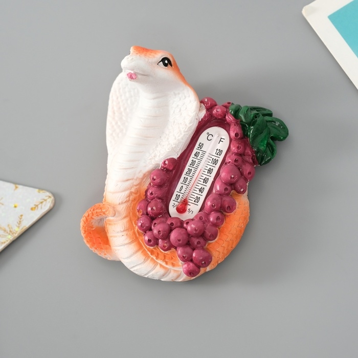 Магнит полистоун Магнит полистоун "Кобра с термометром овощем/фруктом" МИКС 5х2х7 см