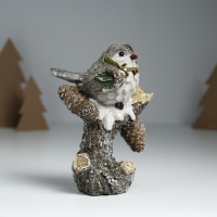 Сувенир полистоун "Воробышек в венке с ягодками и шишками на дереве" 10,5х7х13,5 см