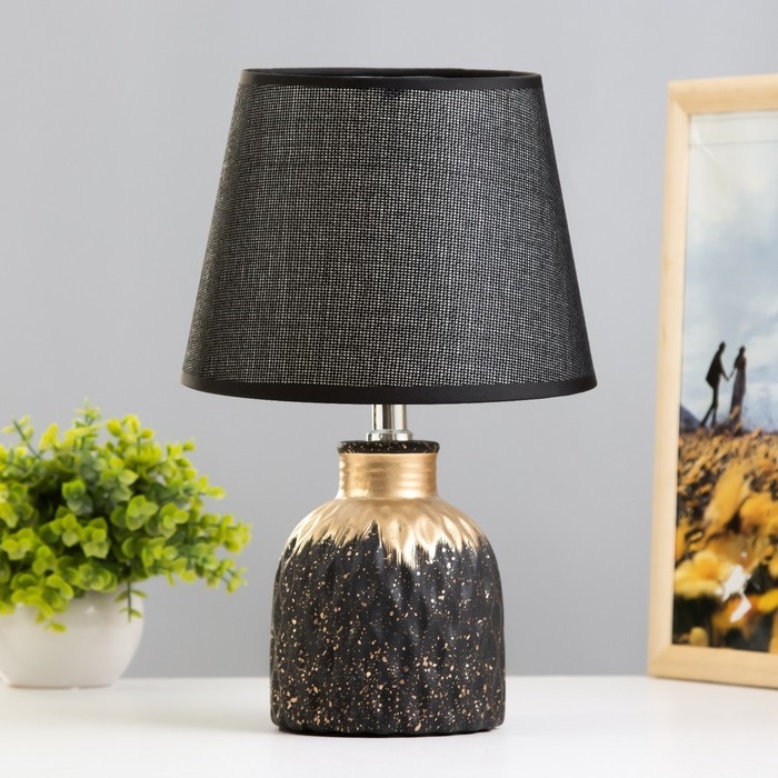 Настольная лампа Настольная лампа "Барил" 1хE14 черный 20х20х31 см RISALUX