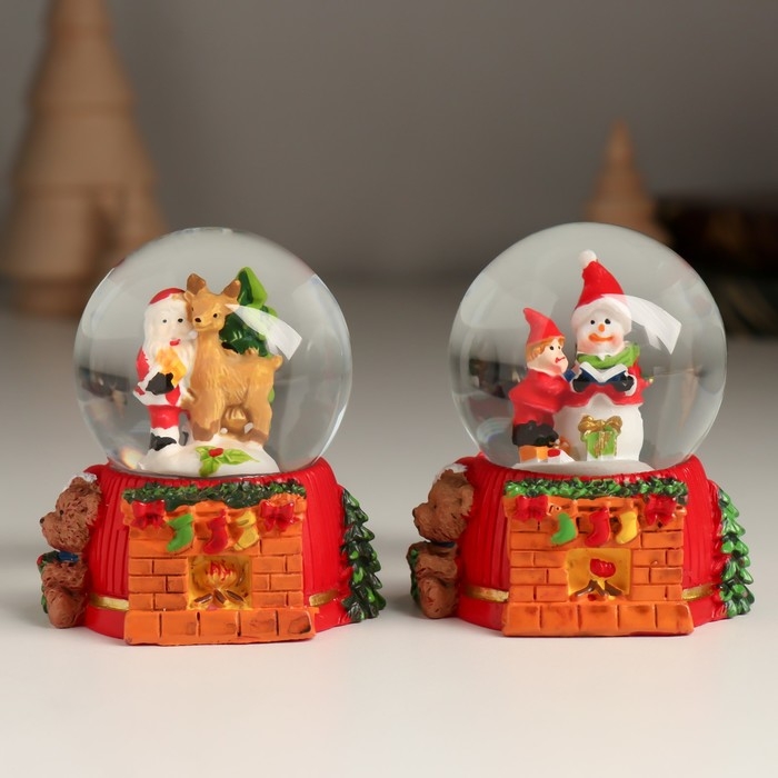 Сувенир полистоун водяной шар Сувенир полистоун водяной шар "Дед Мороз/Снеговик у камина" МИКС 5,5х5х6,5 см