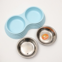 Миска металлическая двойная на пластиковом основании 2 х 160 мл, 25 х 14 х 5 см, голубая Миска металлическая двойная на пластиковом основании 2 х 160 мл, 25 х 14 х 5 см, голубая