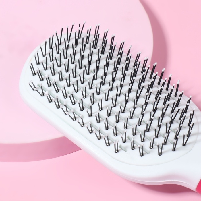 Расчёска массажная, вентилируемая, 6,5 × 23,5 см, цвет белый/красный Расчёска массажная, вентилируемая, 6,5 × 23,5 см, цвет белый/красный