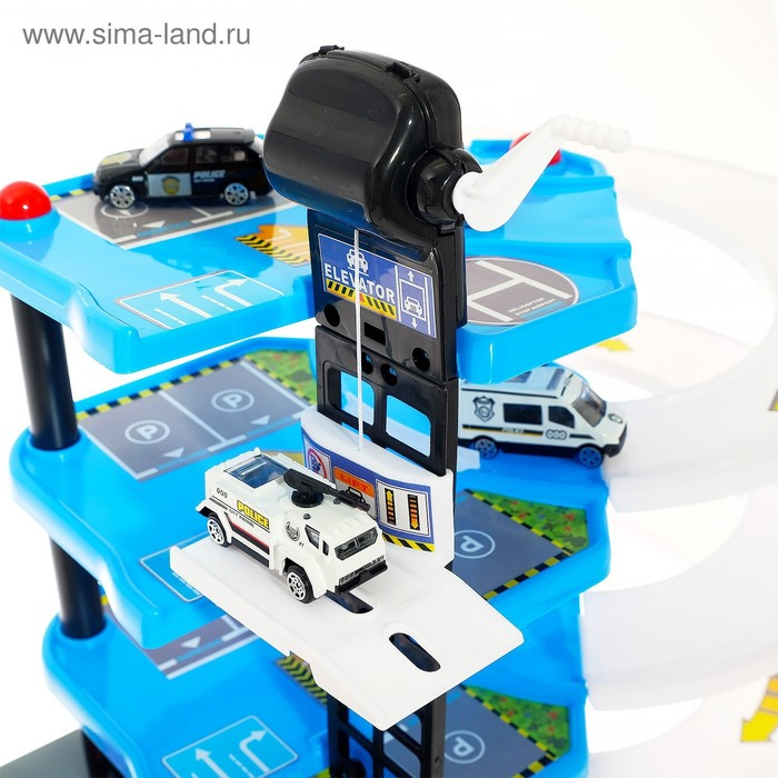 Парковка &laquo;Городская полиция&raquo;, с металлическими машинами и вертолётом