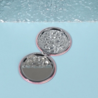 Зеркало складное «Крокодил», d = 7,5 см, цвет розовый Зеркало складное «Крокодил», d = 7,5 см, цвет розовый