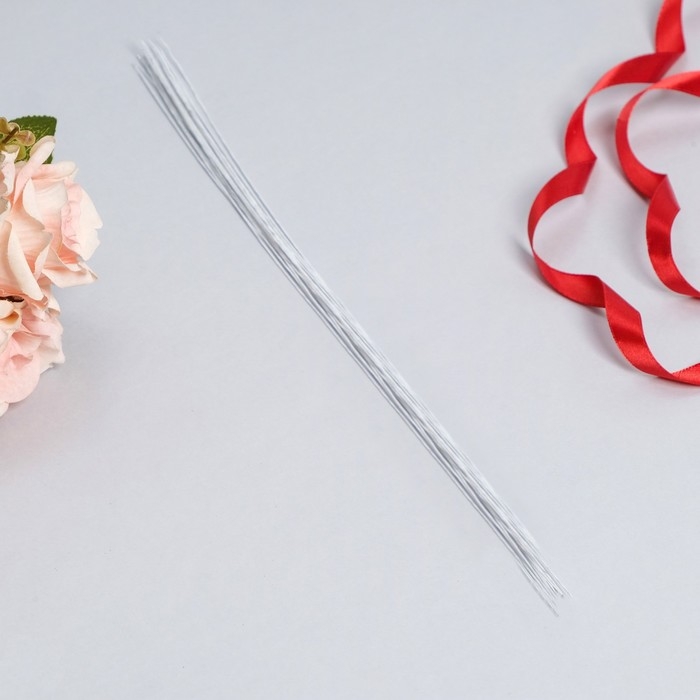 Флористическая проволока в бумажной оплётке Флористическая проволока в бумажной оплётке "Белая", длина 40 см, 0,7 мм, набор 30 шт