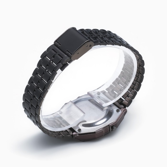 Часы наручные электронные мужские "Барнс", ремешок металл, с календарем, водонепроницаемые